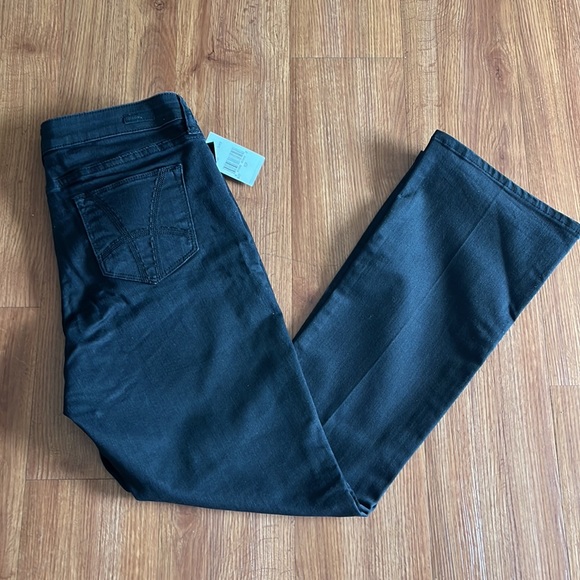 Kut from the Kloth Denim - Kut from the kloth size 10P. NWT. Karen Baby Bootcut. Petite.Black